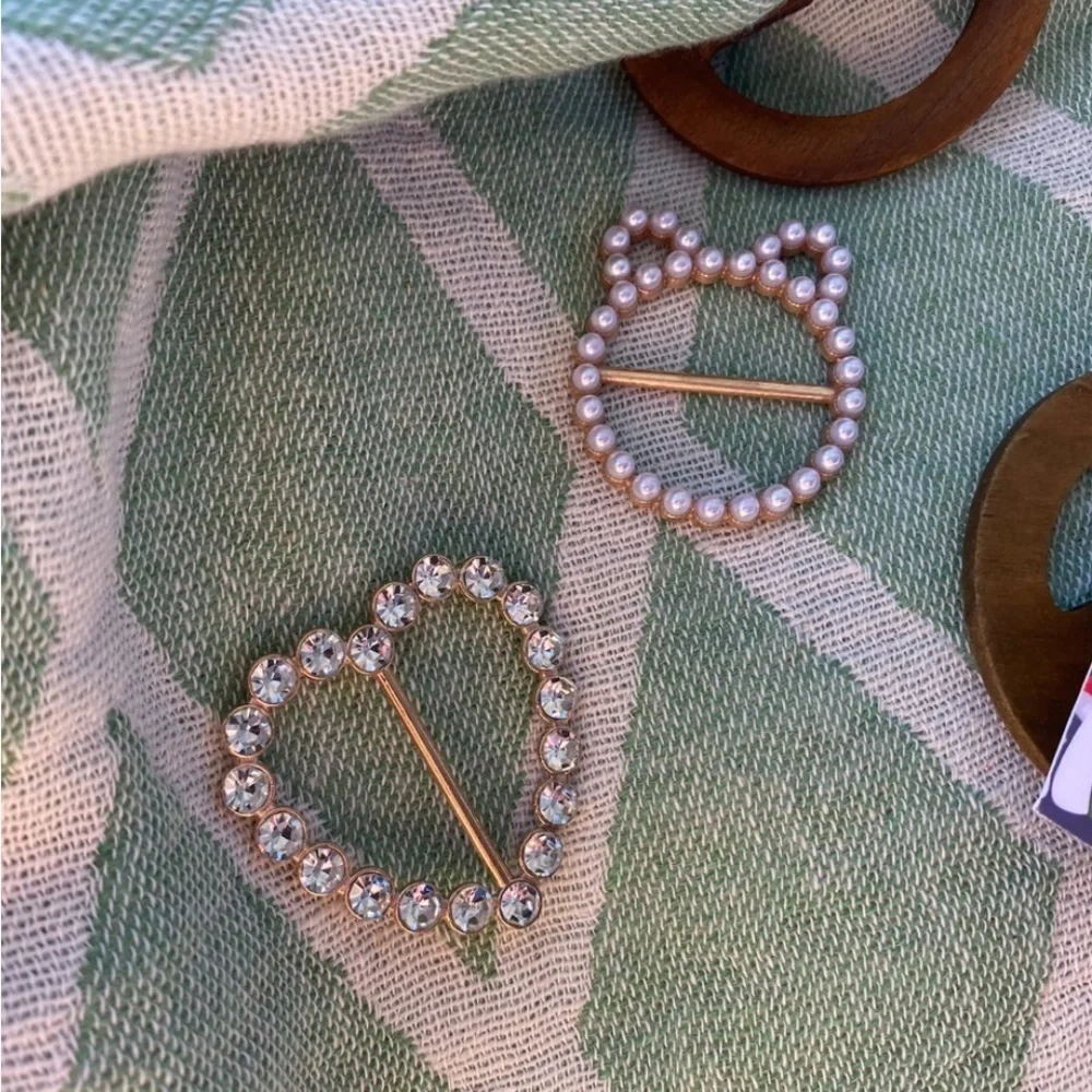 Wear Your Textile Clip Pointy Cat Ears FREE WITH Cat’s Meow Wrap Blanket Towel - Picture 11 of 15